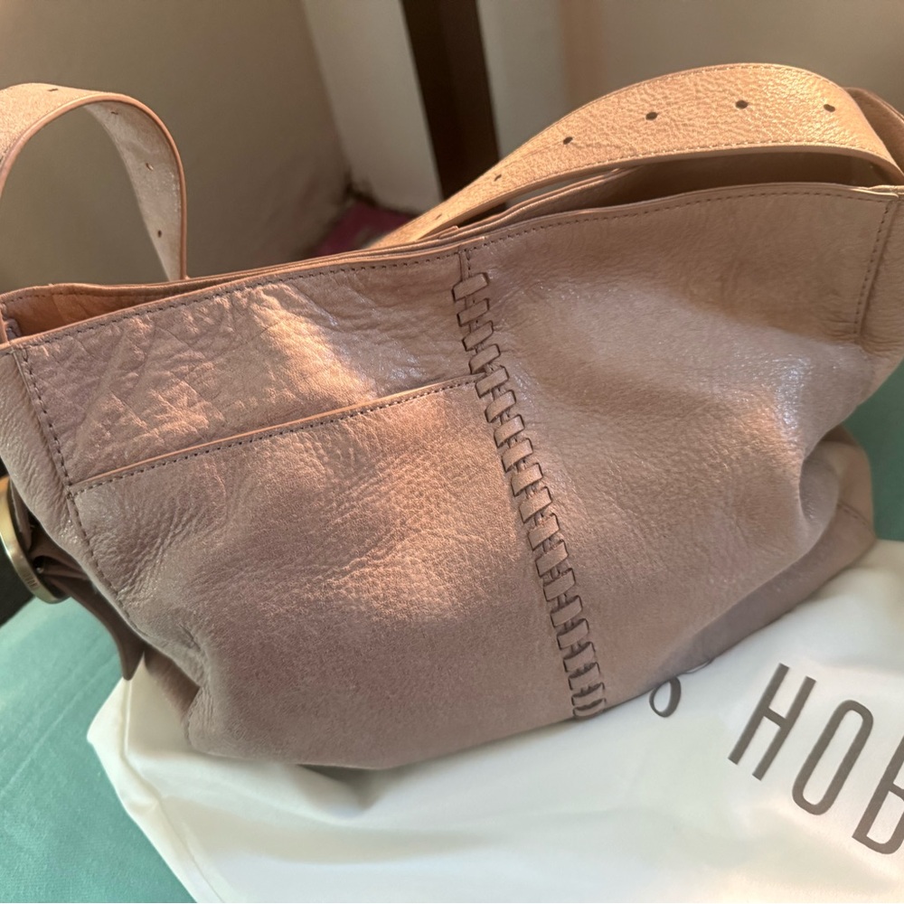 HOBO Tan/Cream Leather Women's Hobo Bag